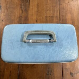 Vintage Samsonite Silhouette Hard Shell Train Makeup Travel Case Blue With Tray
